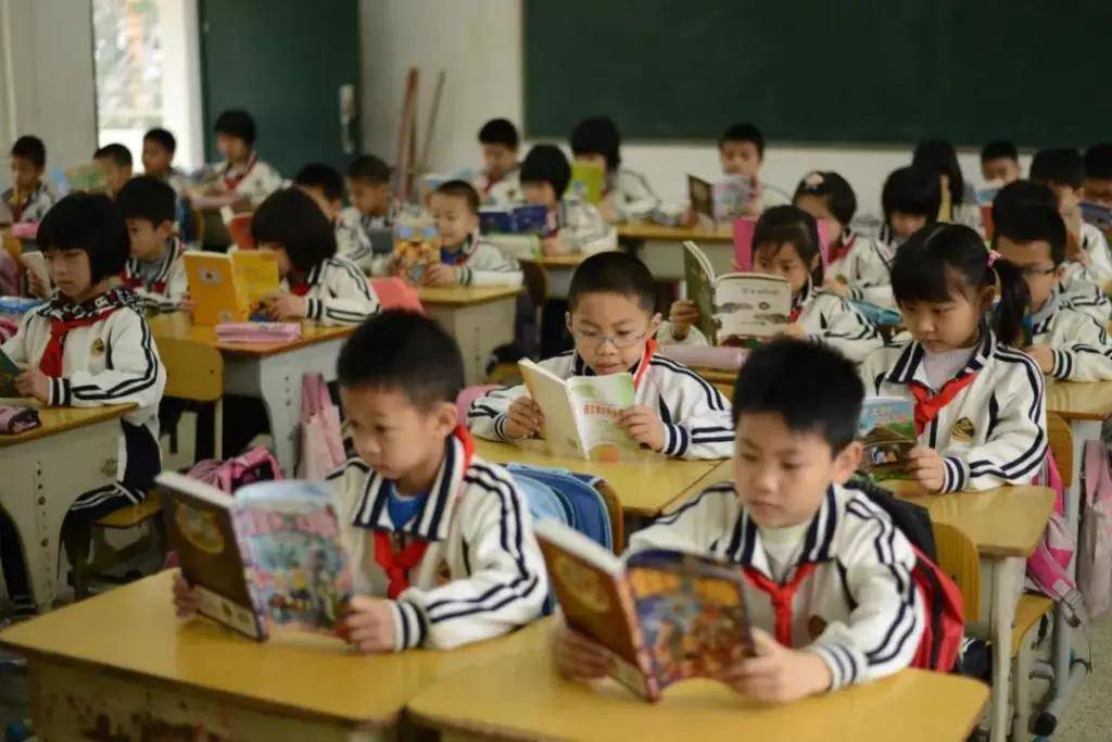 广东省小学入学年龄的相关探讨